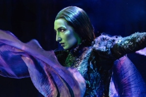 Emma Kingston – Wicked
